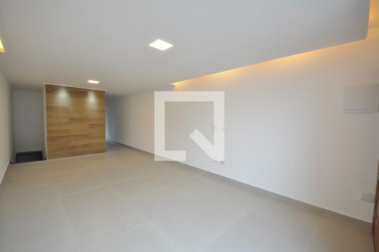 Sala de casa à venda com 3 quartos, 180m² em Parque Rodrigues Alves, São Paulo