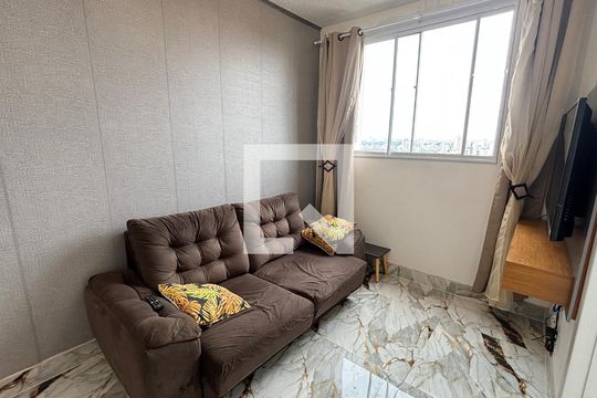 Sala de apartamento para alugar com 2 quartos, 35m² em Santa Maria, Santo André