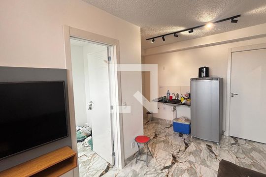 Sala de apartamento para alugar com 2 quartos, 35m² em Santa Maria, Santo André