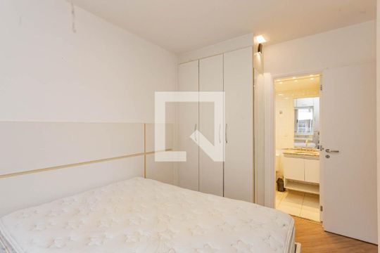 Suíte de apartamento para alugar com 2 quartos, 75m² em Aclimação, São Paulo