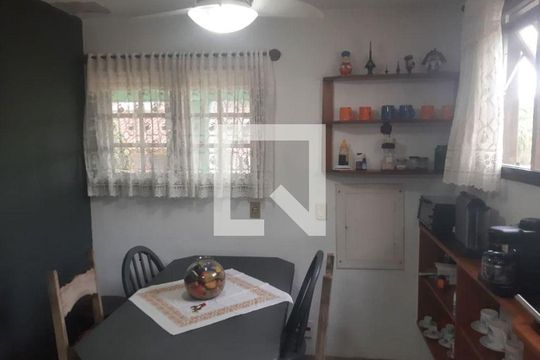 Casa à venda com 3 quartos, 277m² em Vila Progresso, Niterói
