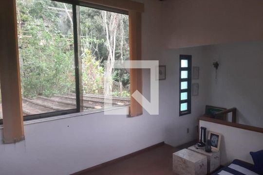 Casa à venda com 3 quartos, 277m² em Vila Progresso, Niterói