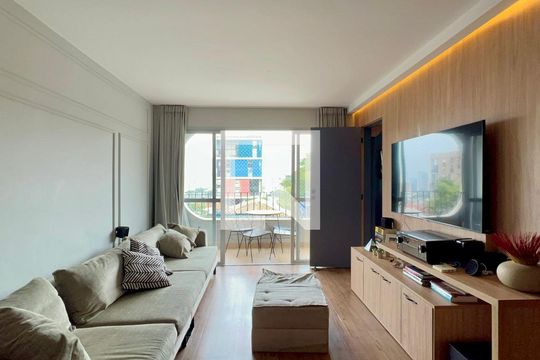 Sala de TV de apartamento à venda com 3 quartos, 117m² em Vila Madalena, São Paulo