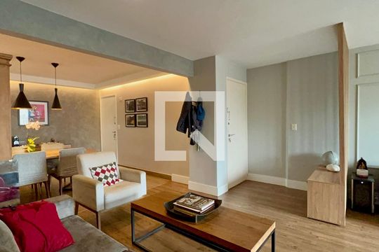 Sala de apartamento à venda com 3 quartos, 117m² em Vila Madalena, São Paulo