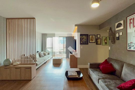 Sala de apartamento à venda com 3 quartos, 117m² em Vila Madalena, São Paulo