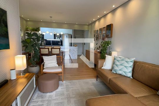 Sala de apartamento para alugar com 3 quartos, 87m² em Jardim Tupanci, Barueri