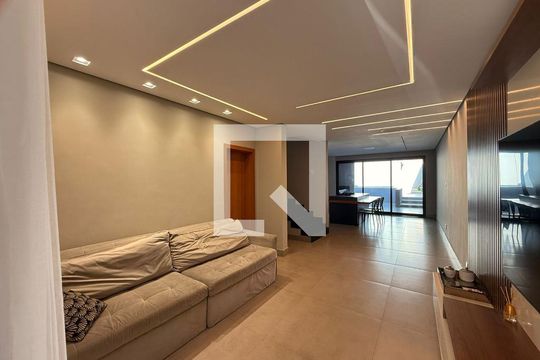 Sala de casa à venda com 3 quartos, 230m² em Santa Luzia, Contagem