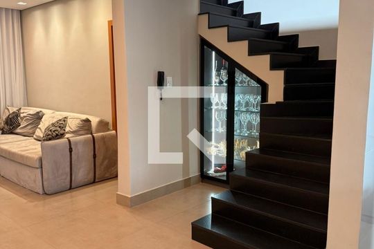 Sala de casa à venda com 3 quartos, 230m² em Santa Luzia, Contagem