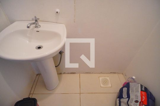 Lavabo de casa à venda com 2 quartos, 60m² em São Jorge, Novo Hamburgo