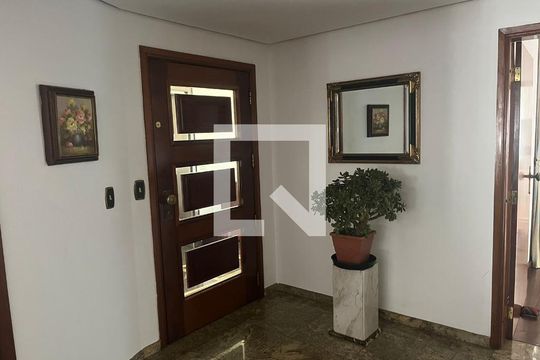 Entrada de apartamento para alugar com 4 quartos, 560m² em Bosque da Saúde, São Paulo
