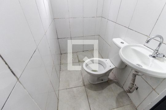 Banheiro de casa para alugar com 1 quarto, 42m² em Cidade Nova São Miguel, São Paulo