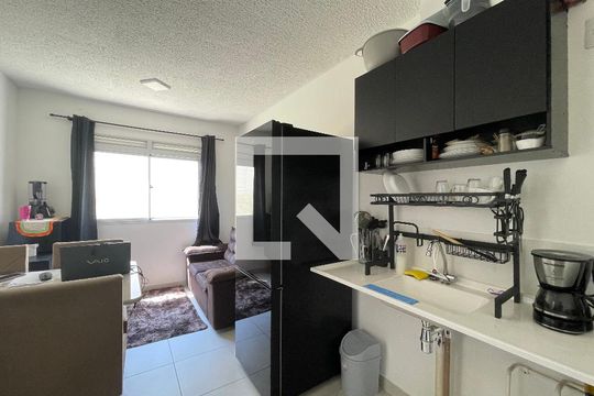 Sala/Cozinha de apartamento para alugar com 2 quartos, 32m² em Colônia (zona Leste), São Paulo