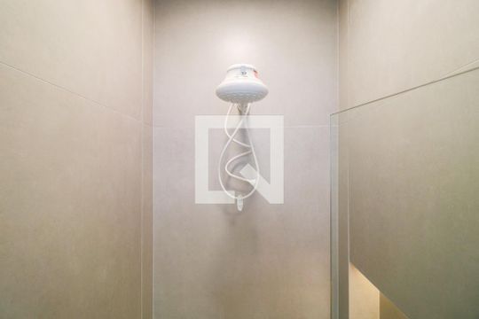 Banheiro de apartamento para alugar com 1 quarto, 42m² em Pinheiros, São Paulo