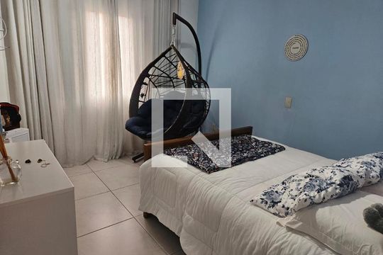 Suíte de casa à venda com 4 quartos, 249m² em Jardim Andrea Demarchi, São Bernardo do Campo