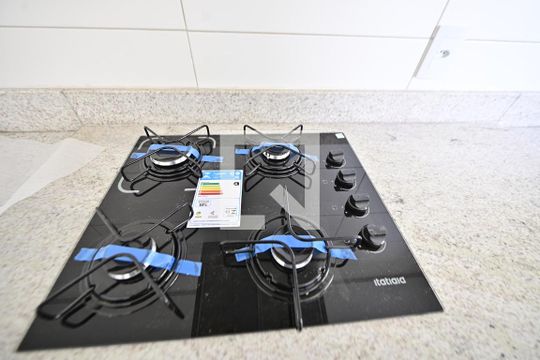 Sala/Cozinha de apartamento à venda com 1 quarto, 48m² em Parque Amazônia, Goiânia