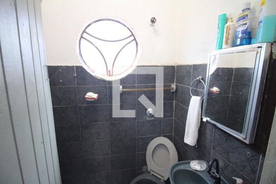 Banheiro de casa à venda com 2 quartos, 700m² em Eldorado, Contagem
