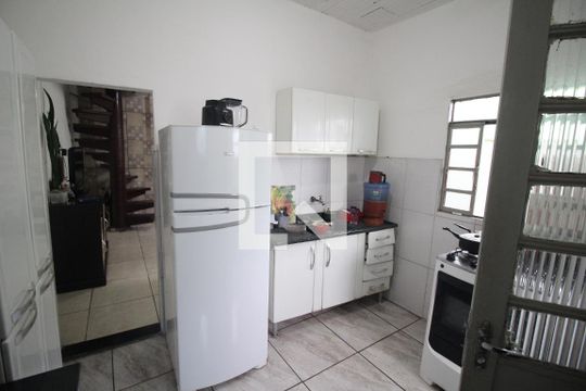 Cozinha de casa à venda com 2 quartos, 700m² em Eldorado, Contagem