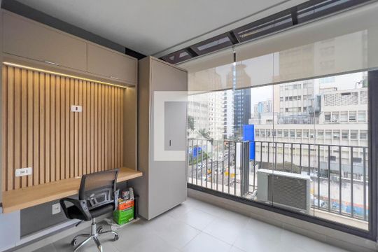 Varanda de kitnet/studio à venda com 1 quarto, 30m² em Vila Mariana, São Paulo