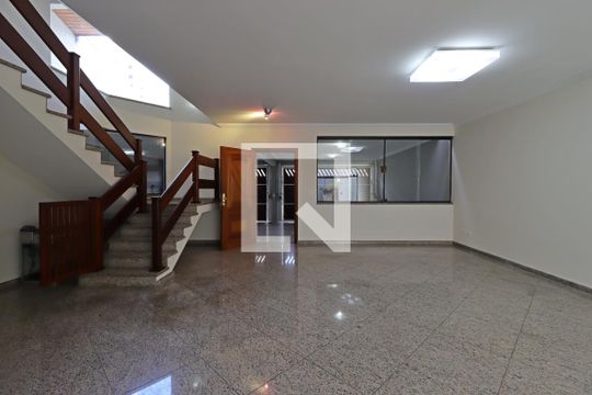 Sala de casa à venda com 4 quartos, 311m² em Vila Valparaíso, Santo André