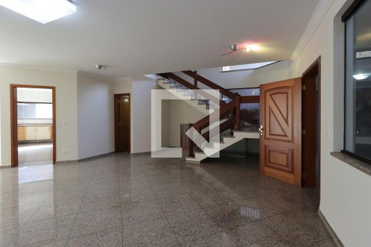 Sala de casa à venda com 4 quartos, 311m² em Vila Valparaíso, Santo André