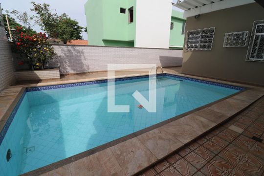 Área externa de casa à venda com 5 quartos, 300m² em Portuguesa, Rio de Janeiro