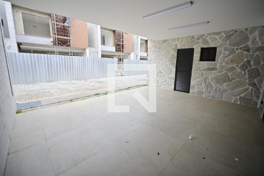 Garagem de casa de condomínio para alugar com 3 quartos, 153m² em Vila Rosa, Goiânia