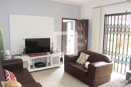 Sala de TV de casa para alugar com 3 quartos, 279m² em Oswaldo Cruz, São Caetano do Sul