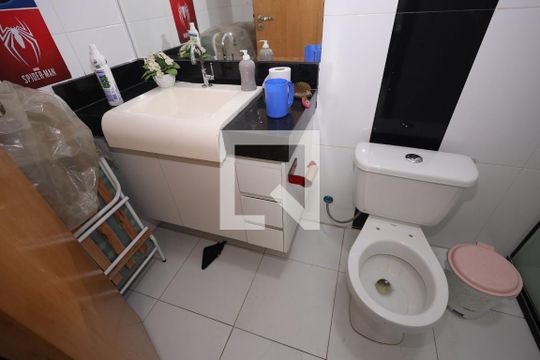 Banheiro do Quarto 2 de casa à venda com 3 quartos, 138m² em Jardim Atlantico, Goiânia