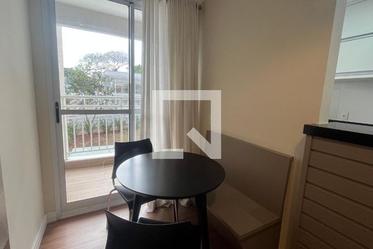 Sala de apartamento à venda com 2 quartos, 57m² em Fazenda Santa Cândida, Campinas