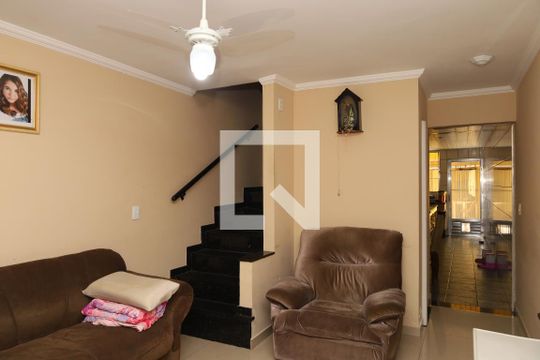 Sala de casa de condomínio para alugar com 3 quartos, 185m² em Fazenda Aricanduva, São Paulo