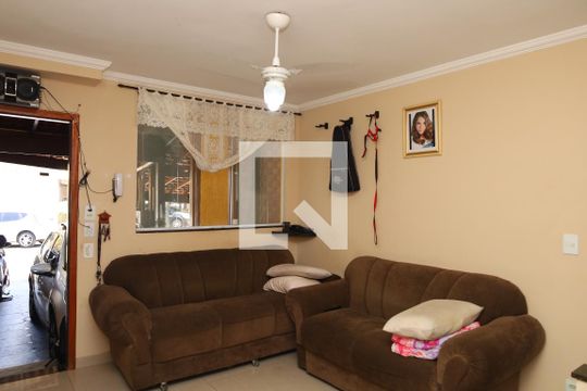 Sala de casa de condomínio para alugar com 3 quartos, 185m² em Fazenda Aricanduva, São Paulo