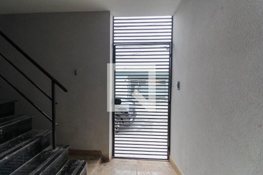 Entrada de apartamento para alugar com 2 quartos, 37m² em Jardim Casa Pintada, São Paulo