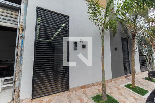 Fachada de apartamento para alugar com 2 quartos, 37m² em Jardim Casa Pintada, São Paulo