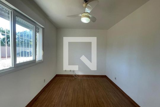 Quarto de apartamento à venda com 2 quartos, 51m² em Industrial, Novo Hamburgo