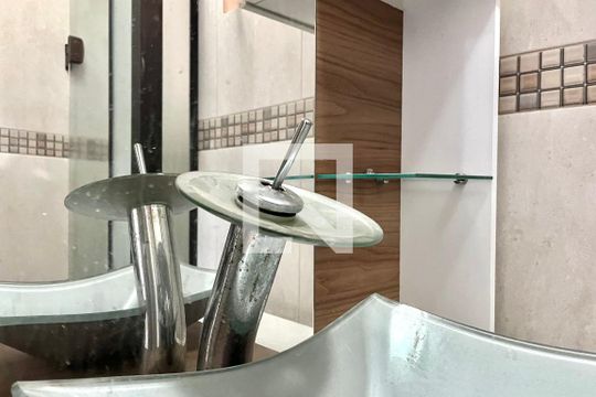 Banheiro de apartamento para alugar com 3 quartos, 87m² em Vila Clementino, São Paulo