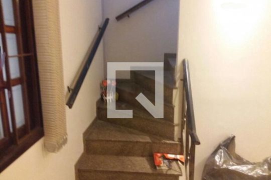 Casa à venda com 3 quartos, 150m² em Jardim Piqueroby, São Paulo