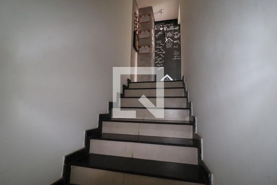 Escada cobertura de apartamento à venda com 2 quartos, 100m² em Jardim Ana Maria, Santo André
