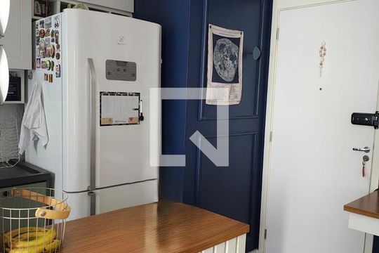 Sala de apartamento à venda com 2 quartos, 43m² em Jardim Monte Alegre, Taboão da Serra