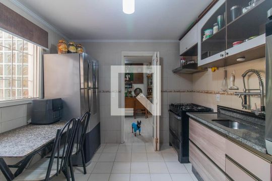 Cozinha de casa à venda com 3 quartos, 170m² em Espírito Santo, Porto Alegre