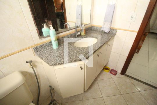 Lavabo de casa de condomínio à venda com 3 quartos, 121m² em Pechincha, Rio de Janeiro
