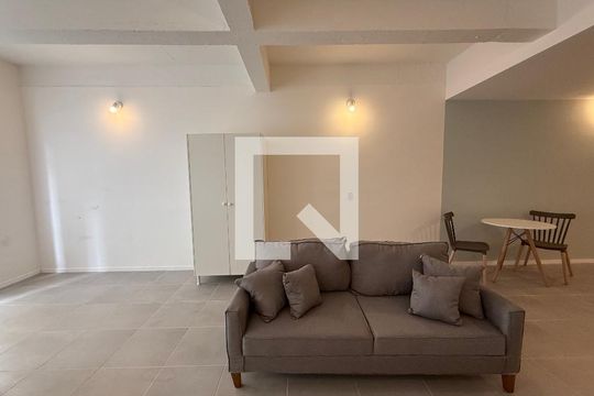 Studio de kitnet/studio para alugar com 1 quarto, 49m² em República, São Paulo