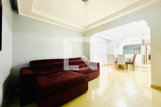 Sala de casa de condomínio para alugar com 2 quartos, 150m² em Jardim Guilhermino, Guarulhos