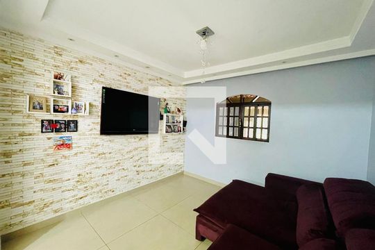 Sala de casa de condomínio para alugar com 2 quartos, 150m² em Jardim Guilhermino, Guarulhos