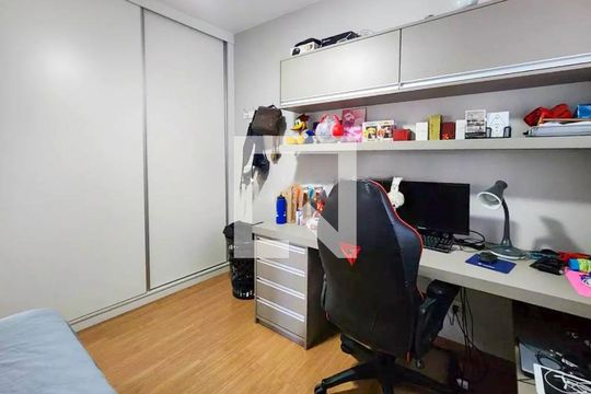 Quarto  de apartamento à venda com 2 quartos, 66m² em Santo Antônio, Belo Horizonte