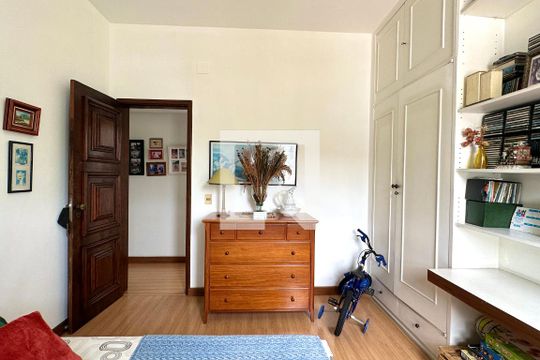 Quarto 2 de apartamento à venda com 4 quartos, 300m² em Laranjeiras, Rio de Janeiro