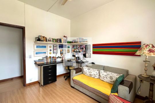 Quarto 1 de apartamento à venda com 4 quartos, 300m² em Laranjeiras, Rio de Janeiro