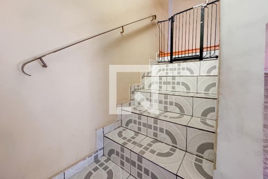 Escada de casa à venda com 4 quartos, 200m² em Vila Monumento, São Paulo