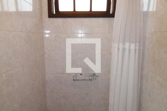 Banheiro  de casa de condomínio para alugar com 4 quartos, 450m² em Jardim das Colinas, São José dos Campos