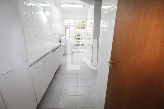 Área de Serviço de casa de condomínio para alugar com 4 quartos, 450m² em Jardim das Colinas, São José dos Campos