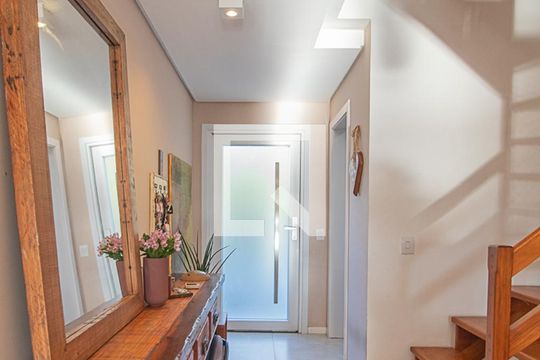 Sala de casa à venda com 3 quartos, 230m² em Espírito Santo, Porto Alegre
